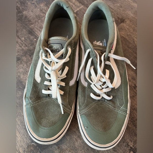 Men’s Vans low top shoes, Green, size 11.5 - Picture 3 of 6